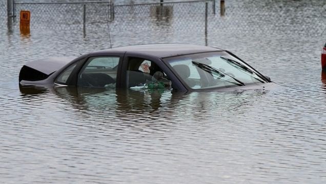 coche inundacion