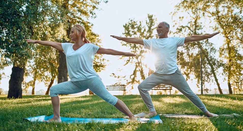 beneficios del yoga para pacientes cardíacos