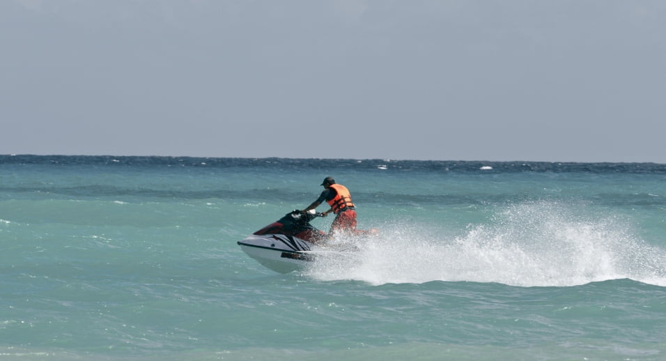 qué seguros deben tener las motos de agua