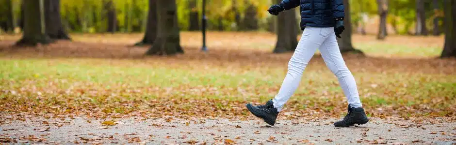 beneficios de comenzar el día con una caminata